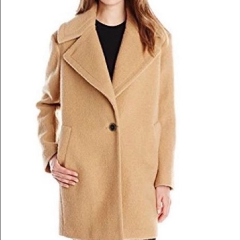Kenzie, Wool- Blend Cocoon coat, camel color, size medium EUC.